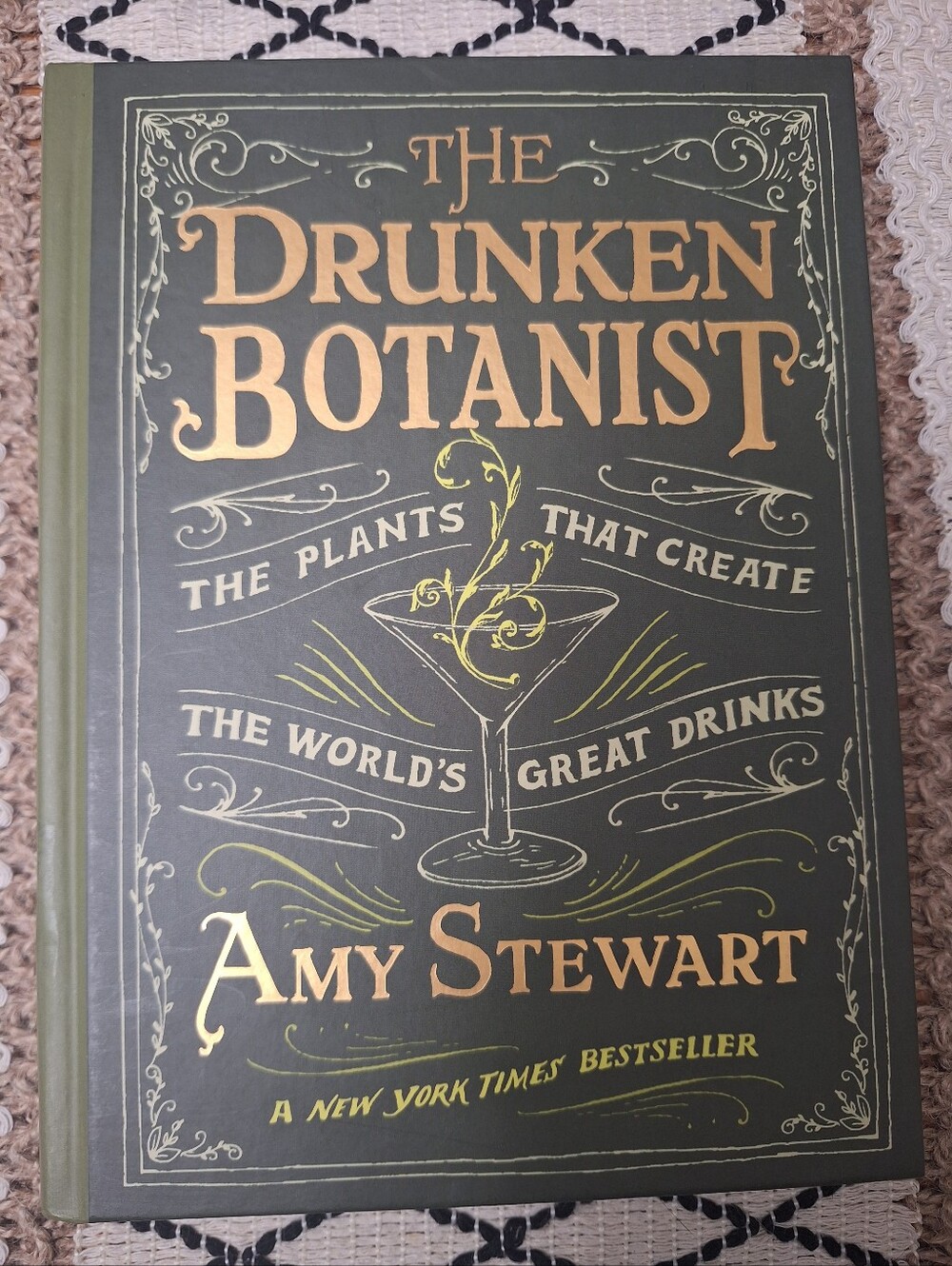 The Drunken Botanist By Amy Stewart Like New Hardback 2013